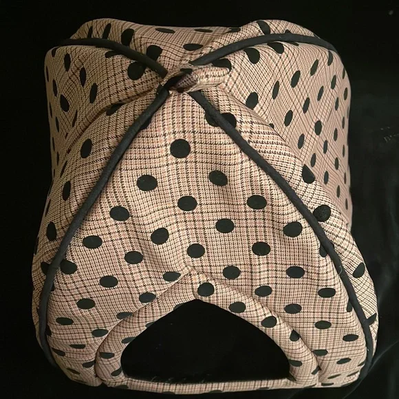 Pet Cave Bed - Picture 3 of 10